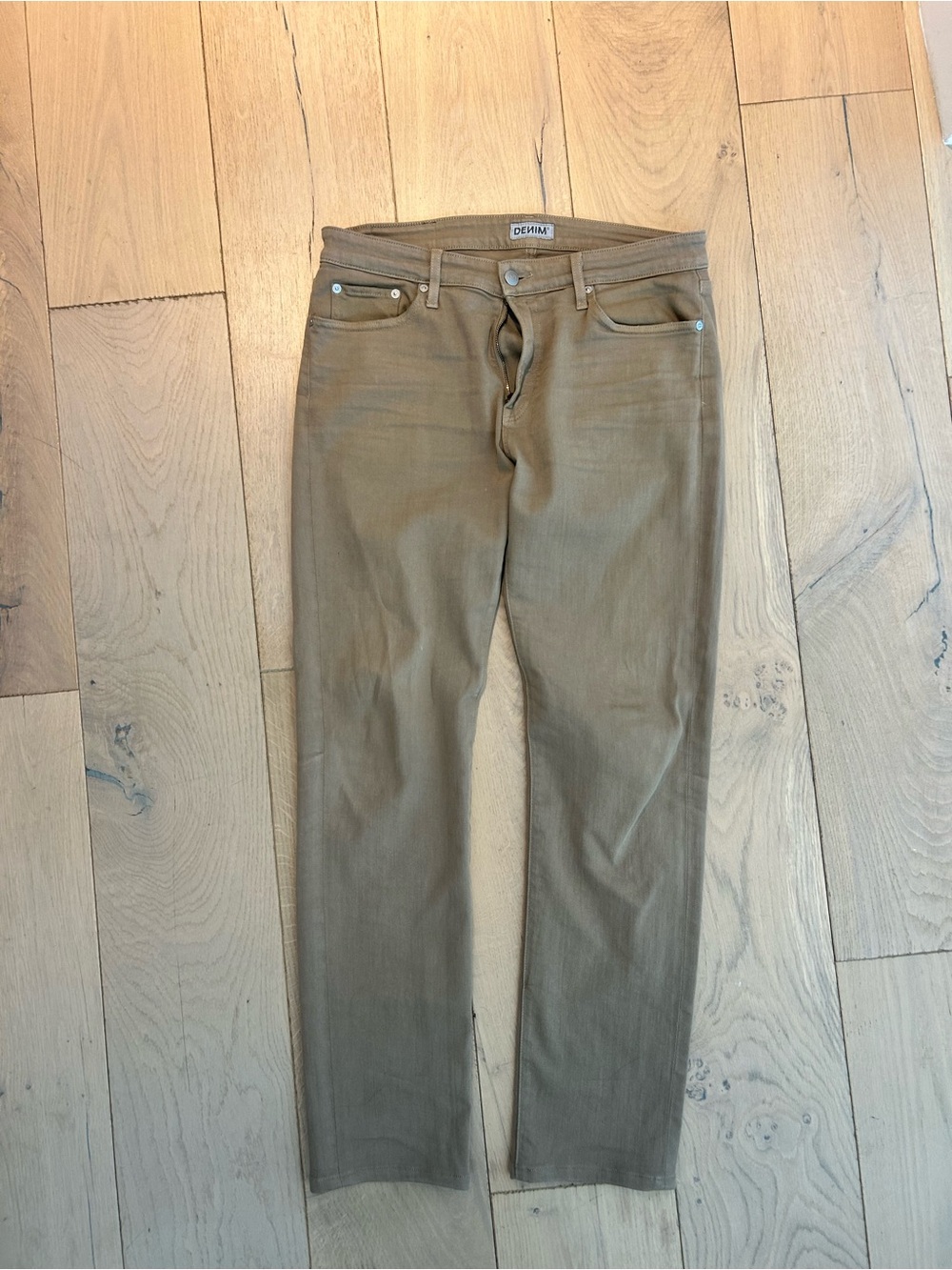 Slim Straight Men’s Jeans in Tan